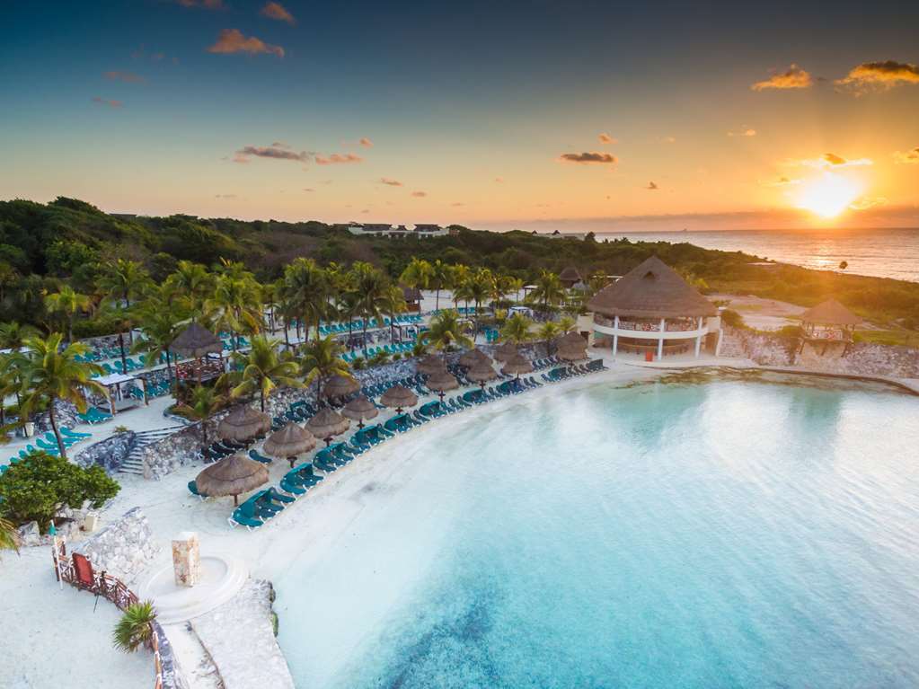 Occidental at Xcaret Destination - All Inclusive Xcaret Park Natura foto Aerial view of the beach at the Hard Rock Hotel Cancun